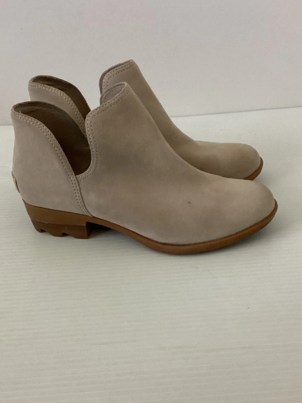 Sorel Lola Light Beige Suede Ankle Booties